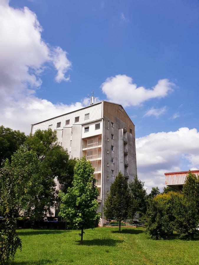 Summer Residence Hostel Λιουμπλιάνα Εξωτερικό φωτογραφία